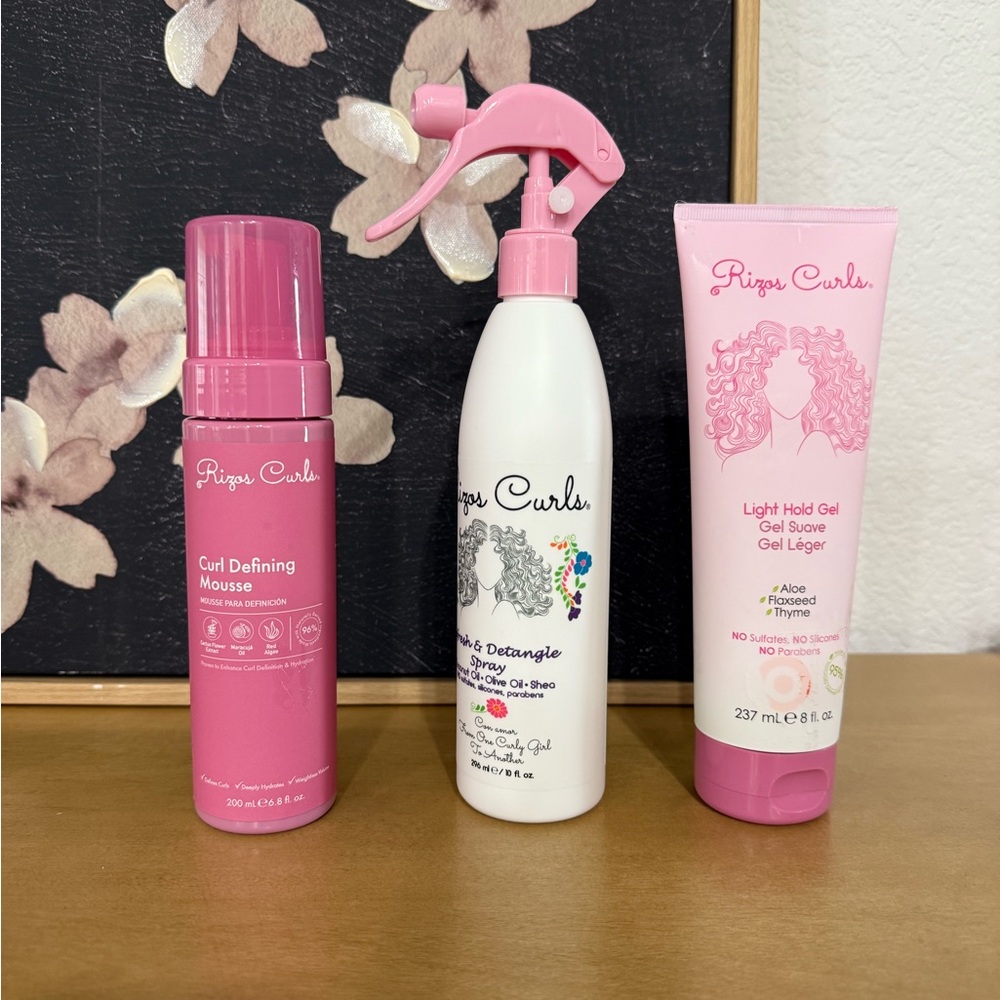 Rizos Curls Mousse, detangler, and gel